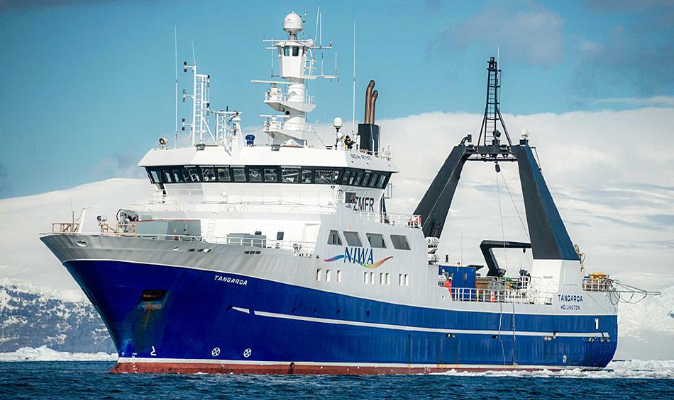 Die RV Tangaroa, das neuseeländische Forschungsschiff, bildete die Plattform, von der aus die Forscher ihre Arbeiten durchführen konnten. Photo: Dave Allen, NIWA
